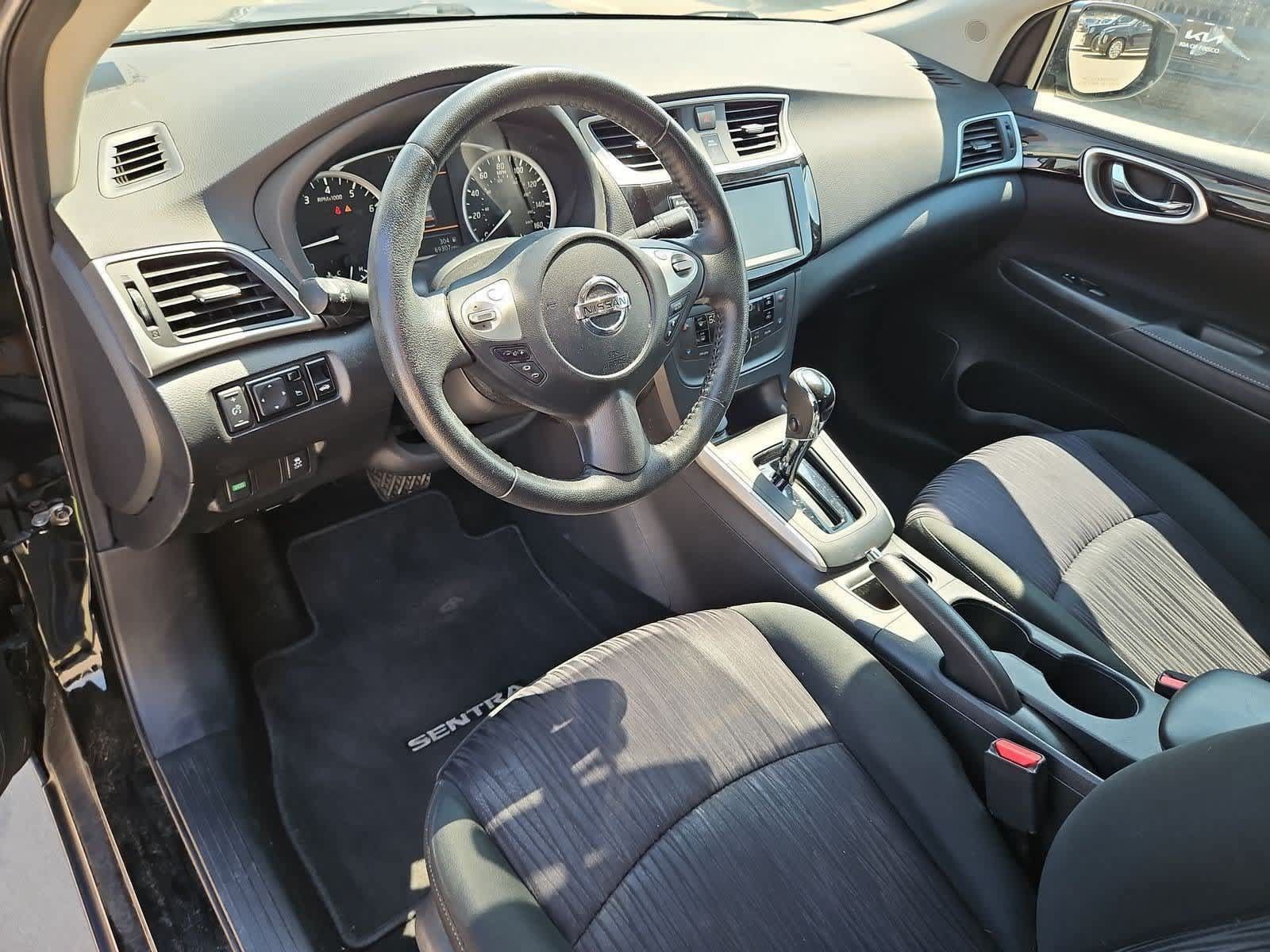 Used 2019 Nissan Sentra SV FWD image 2