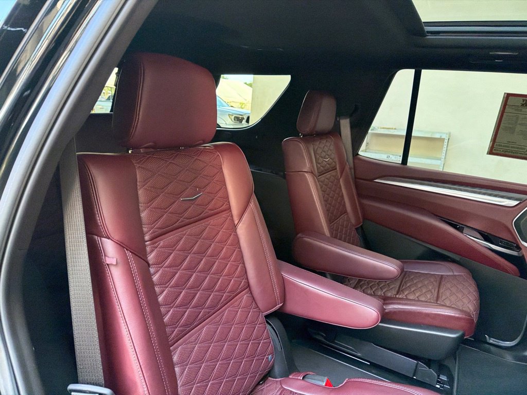 Used 2025 Cadillac Escalade Premium Luxury w/ Touring Package AWD/4WD image 39