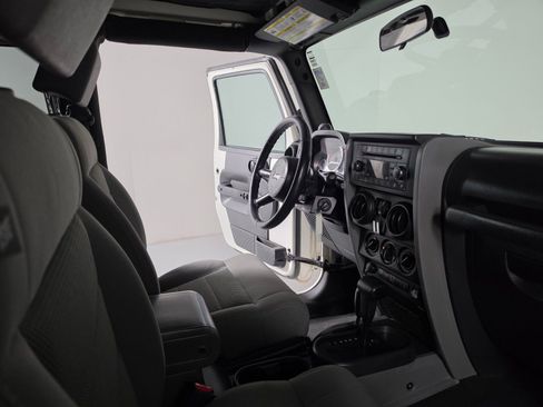 Used 2009 Jeep Wrangler Rubicon w/ PWR Convenience Group image 21