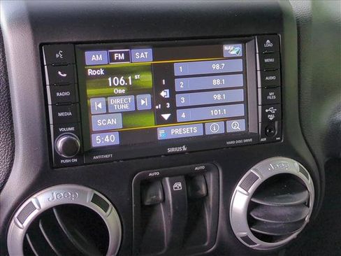 Used 2013 Jeep Wrangler Rubicon w/ PWR Convenience Group AWD/4WD image 15