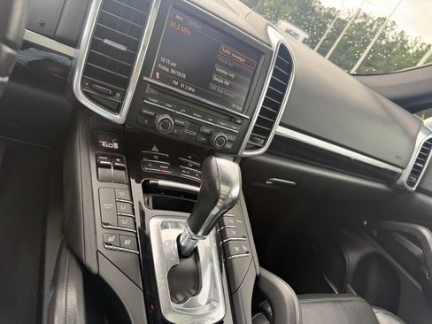 Used 2012 Porsche Cayenne S AWD/4WD image 17