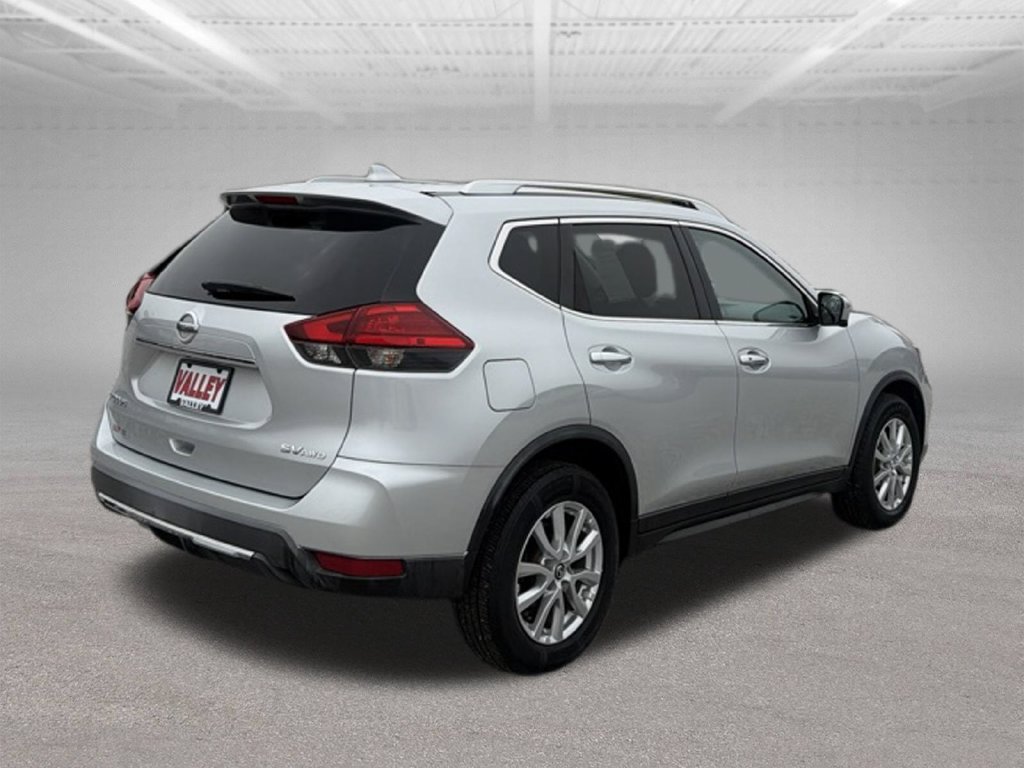Used 2017 Nissan Rogue SV w/ SV Premium Package AWD/4WD image 10