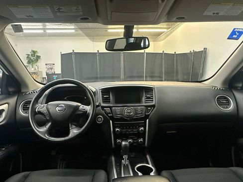 Used 2020 Nissan Pathfinder SV image 48