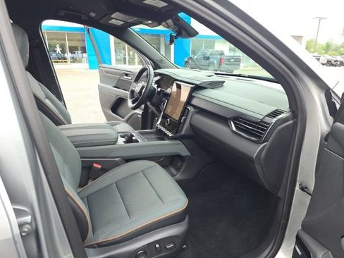 Used 2026 GMC Acadia AT4 w/ Super Cruise Package AWD/4WD image 34