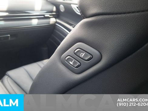 Used 2025 Genesis GV80 2.5T Standard AWD/4WD image 21