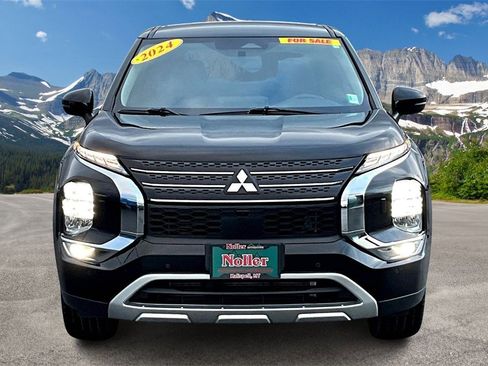 Used 2024 Mitsubishi Outlander SE Black Edition image 3