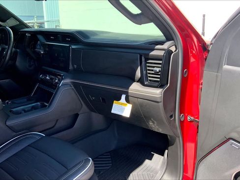Used 2024 GMC Sierra 2500 AT4X w/ AT4X AEV Edition AWD/4WD image 23