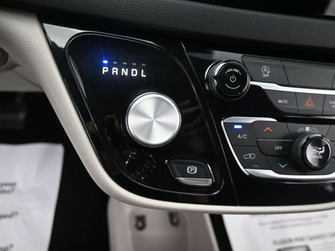 Used 2023 Chrysler Voyager LX FWD image 22