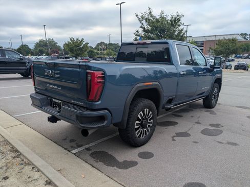 Used 2025 GMC Sierra 2500 Denali Ultimate AWD/4WD image 4