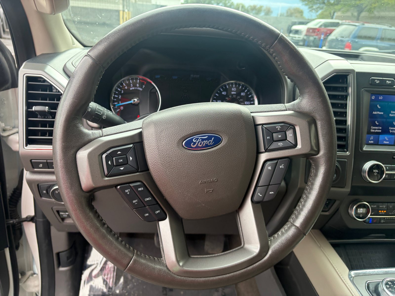Used 2020 Ford Expedition Max XLT w/ Equipment Group 202A AWD/4WD image 9