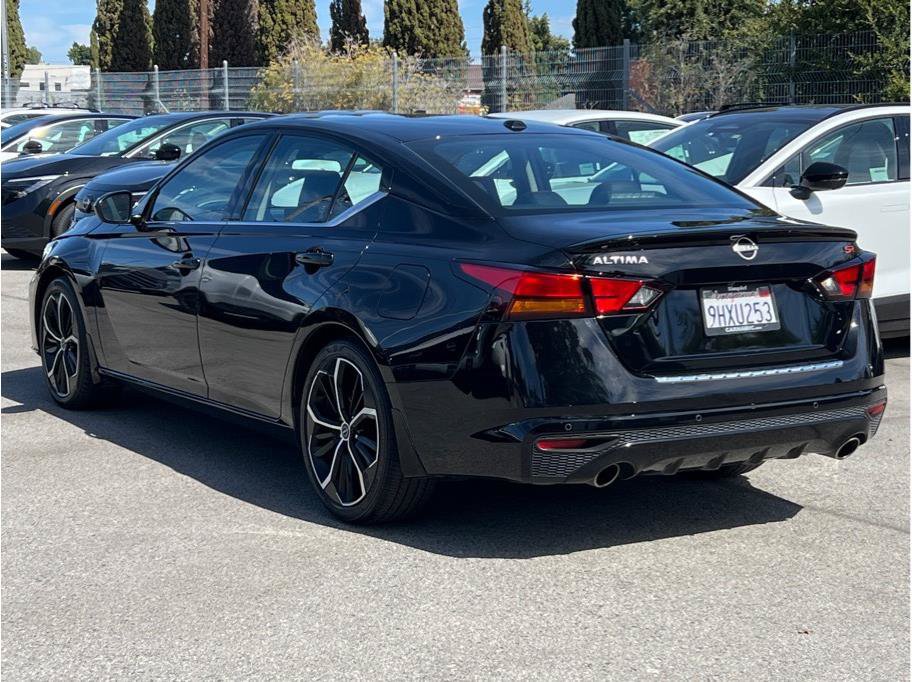 Used 2023 Nissan Altima 2.5 SR FWD image 6