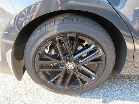 Used 2025 Toyota Camry SE image 5