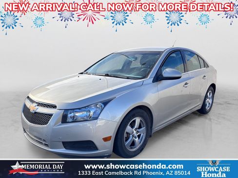 Used 2014 Chevrolet Cruze LT w/ Technology Package FWD image 1