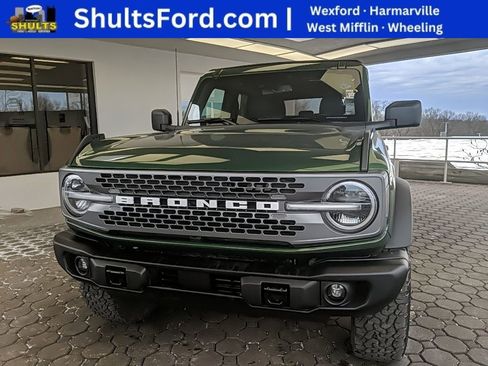 Used 2025 Ford Bronco Badlands image 1