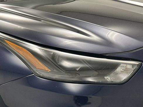 Used 2024 Toyota Highlander XLE AWD/4WD image 25