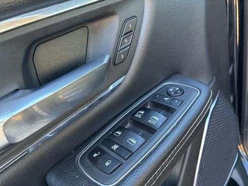 Used 2024 RAM 1500 Laramie image 13