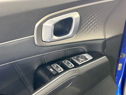 Used 2021 Kia Sorento SX image 18