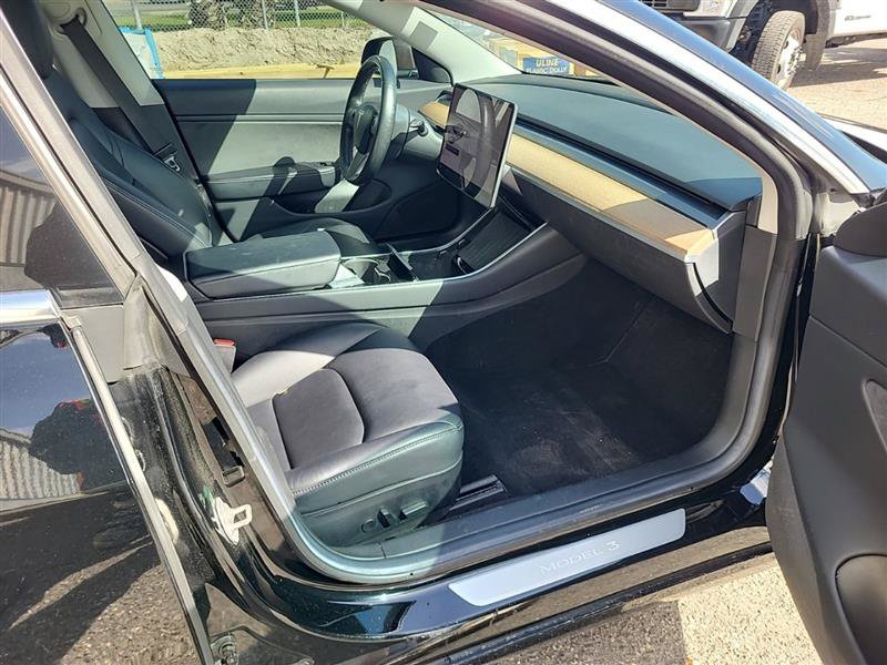 Used 2018 Tesla Model 3 Long Range RWD image 9