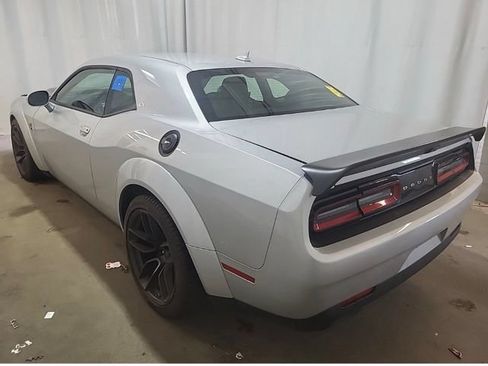 Used 2022 Dodge Challenger SRT Hellcat RWD image 3