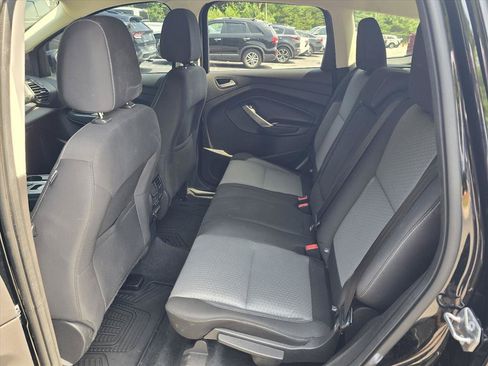 Used 2017 Ford Escape SE w/ SE Cold Weather Package FWD image 10