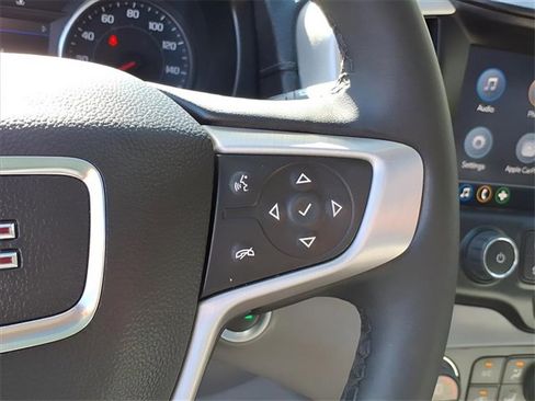 Used 2023 GMC Terrain SLT image 24