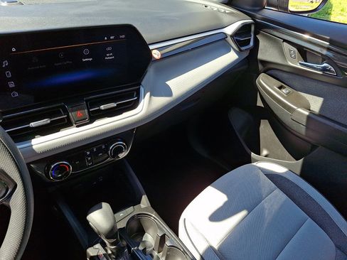 Used 2025 Chevrolet TrailBlazer LT FWD image 31