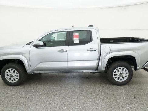 New 2026 Toyota Tacoma SR5 image 3