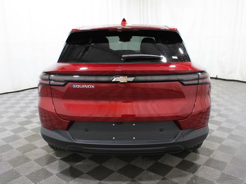 New 2026 Chevrolet Equinox EV LT image 33