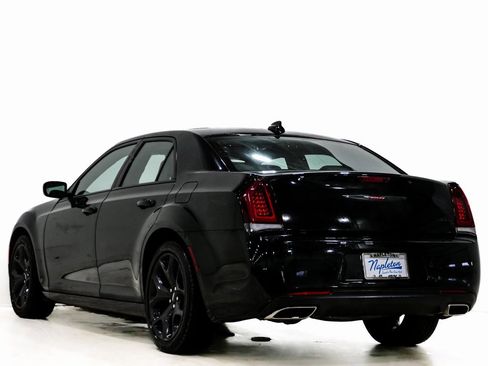 Used 2023 Chrysler 300 S image 9