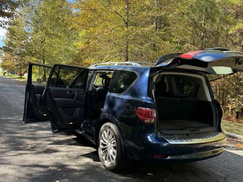 Used 2017 INFINITI QX80 2WD w/ Driver Assistance Package image 18