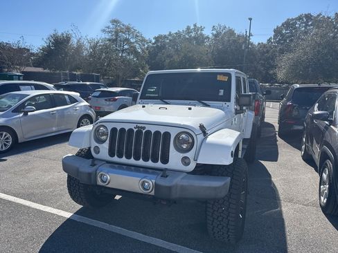 Used 2017 Jeep Wrangler Unlimited Sahara w/ Connectivity Group image 1