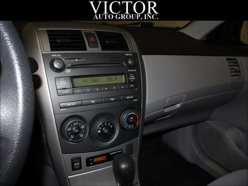 Used 2011 Toyota Corolla LE image 21