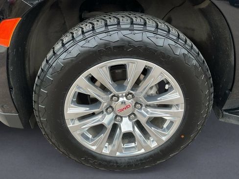 Used 2024 GMC Yukon XL Denali w/ Advanced Technology Package AWD/4WD image 14