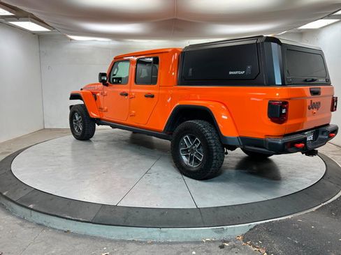 Used 2025 Jeep Gladiator Mojave image 3