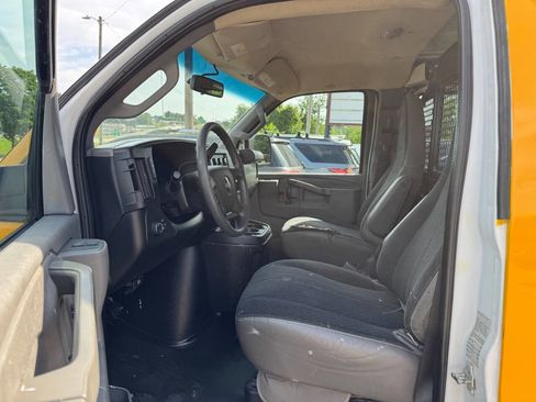 Used 2019 Chevrolet Express 2500 w/ Driver Convenience Package image 9