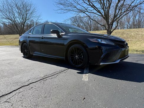 Used 2021 Toyota Camry XSE image 1