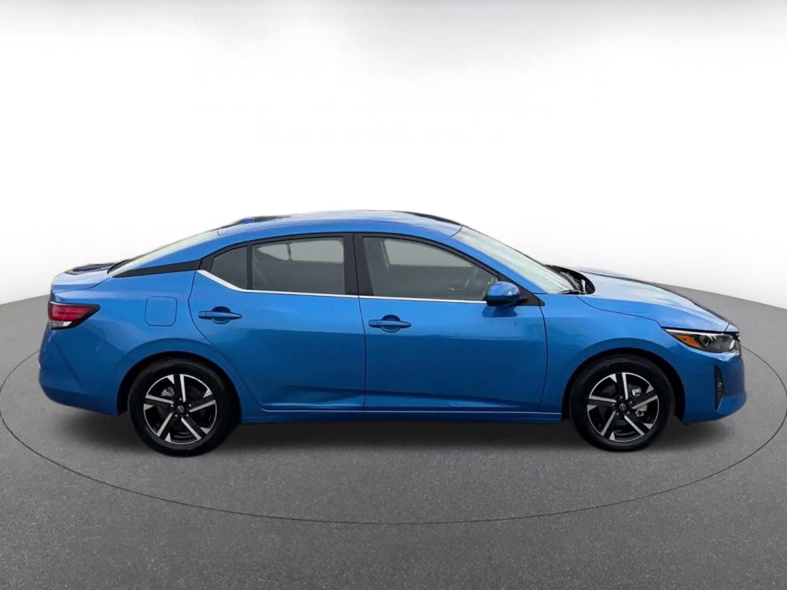 Used 2025 Nissan Sentra SV FWD image 15