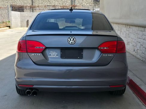 Used 2013 Volkswagen Jetta SEL image 4