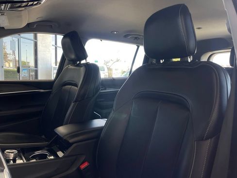 Used 2023 Jeep Grand Cherokee L Limited w/ Luxury Tech Group II AWD/4WD image 6
