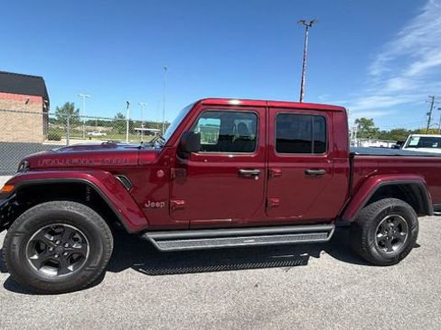 Used 2021 Jeep Gladiator Rubicon AWD/4WD image 2
