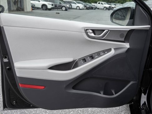 Used 2020 Hyundai Ioniq Blue FWD image 11