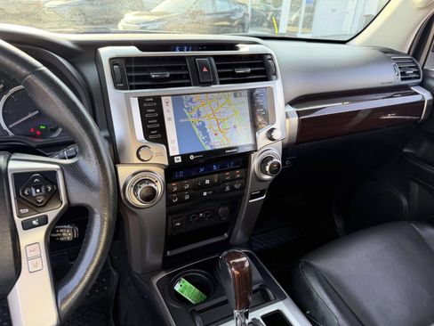 Used 2022 Toyota 4Runner Limited AWD/4WD image 27