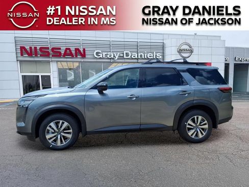 New 2026 Nissan Pathfinder SL FWD image 4