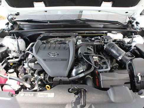 Certified 2025 Toyota Crown Platinum image 59