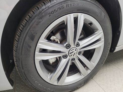 Used 2024 Volkswagen Jetta SE FWD image 31