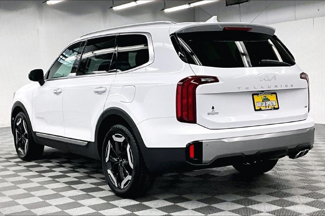 Used 2025 Kia Telluride S AWD/4WD image 2