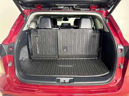 Used 2022 Toyota Highlander XLE image 25
