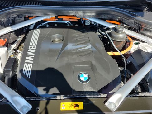 Certified 2024 BMW X5 xDrive50e w/ M Sport Package image 38