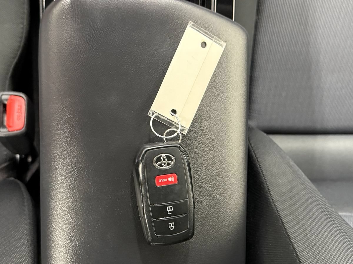 Used 2025 Toyota Prius LE FWD image 29