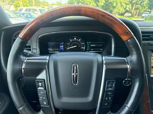 Used 2017 Lincoln Navigator L Select AWD/4WD image 23